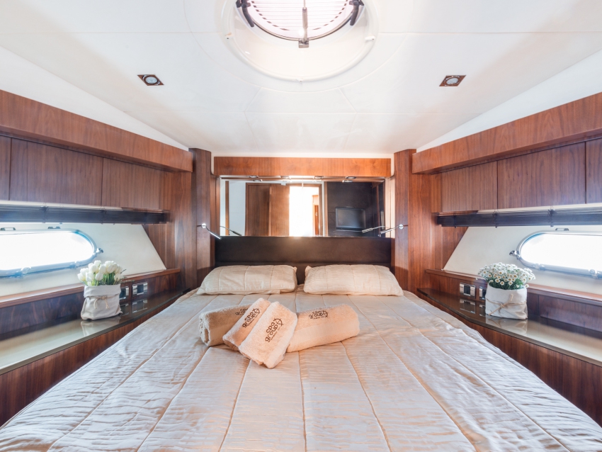 Crewed Motor Yacht Sunseeker 64 photo 6