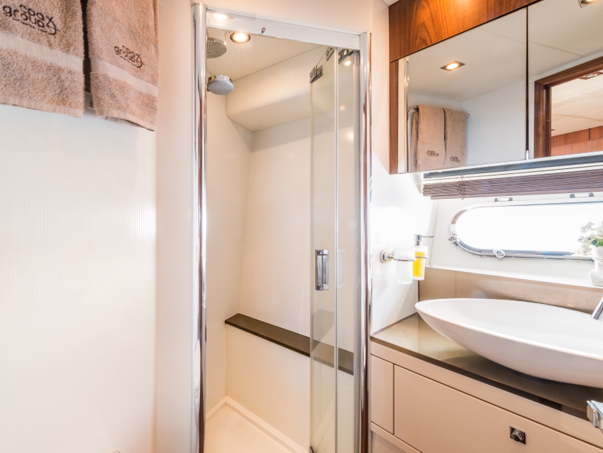 Crewed Motor Yacht Sunseeker 64 photo 7