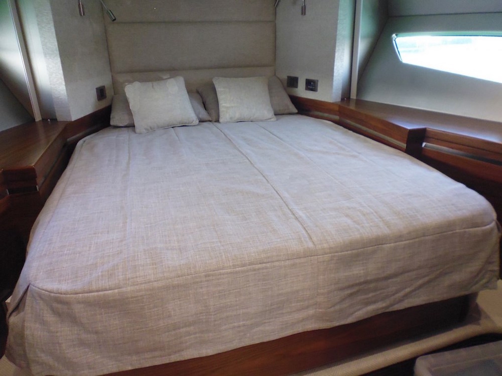 Crewed Motor Yacht Sunseeker 68 Sport Yacht photo 6