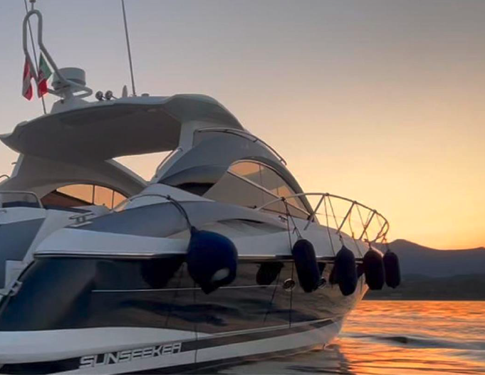 Crewed Motor Yacht Sunseeker Camargue 50 photo 5