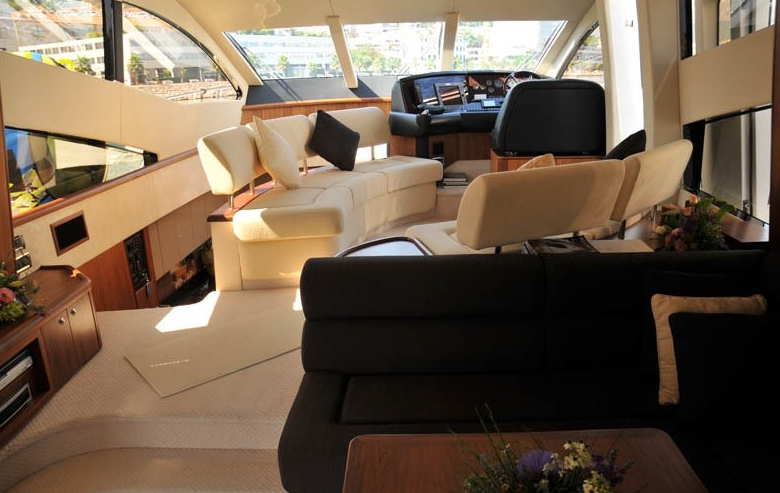 Luxury Crewed Motor Yacht Sunseeker Manhattan 60 photo 3