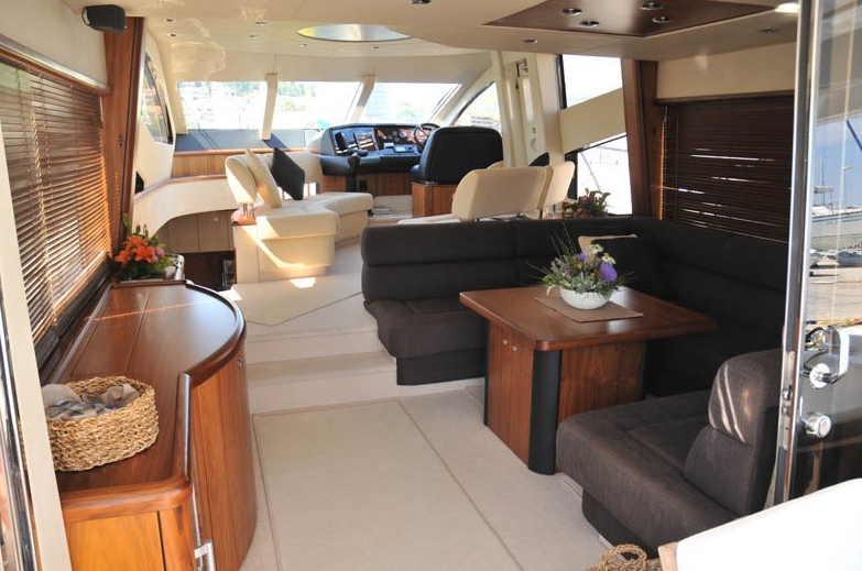 Luxury Crewed Motor Yacht Sunseeker Manhattan 60 photo 7