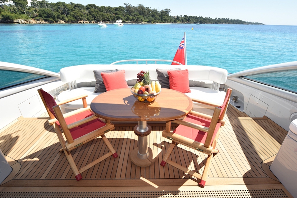 Luxury Crewed Motor Yacht SUR L`ONDE II photo 4