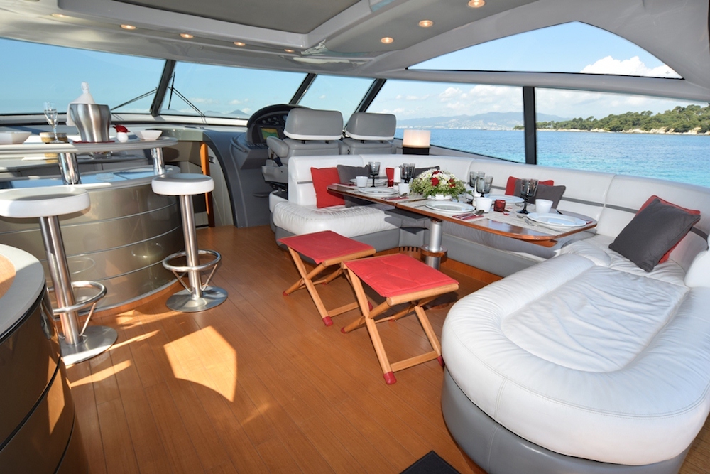 Luxury Crewed Motor Yacht SUR L`ONDE II photo 5
