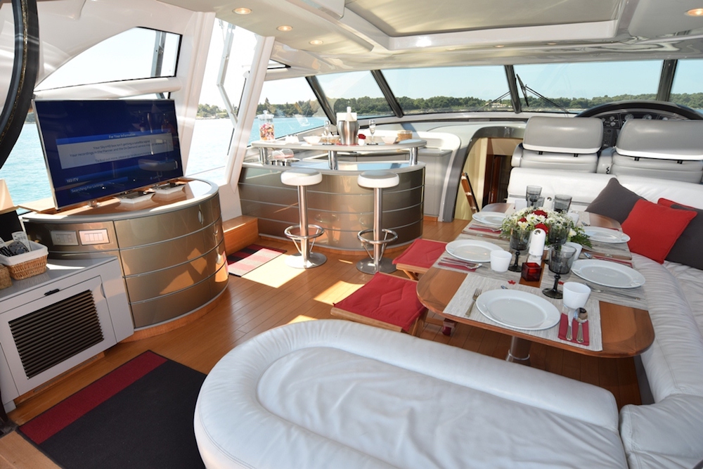 Luxury Crewed Motor Yacht SUR L`ONDE II photo 6