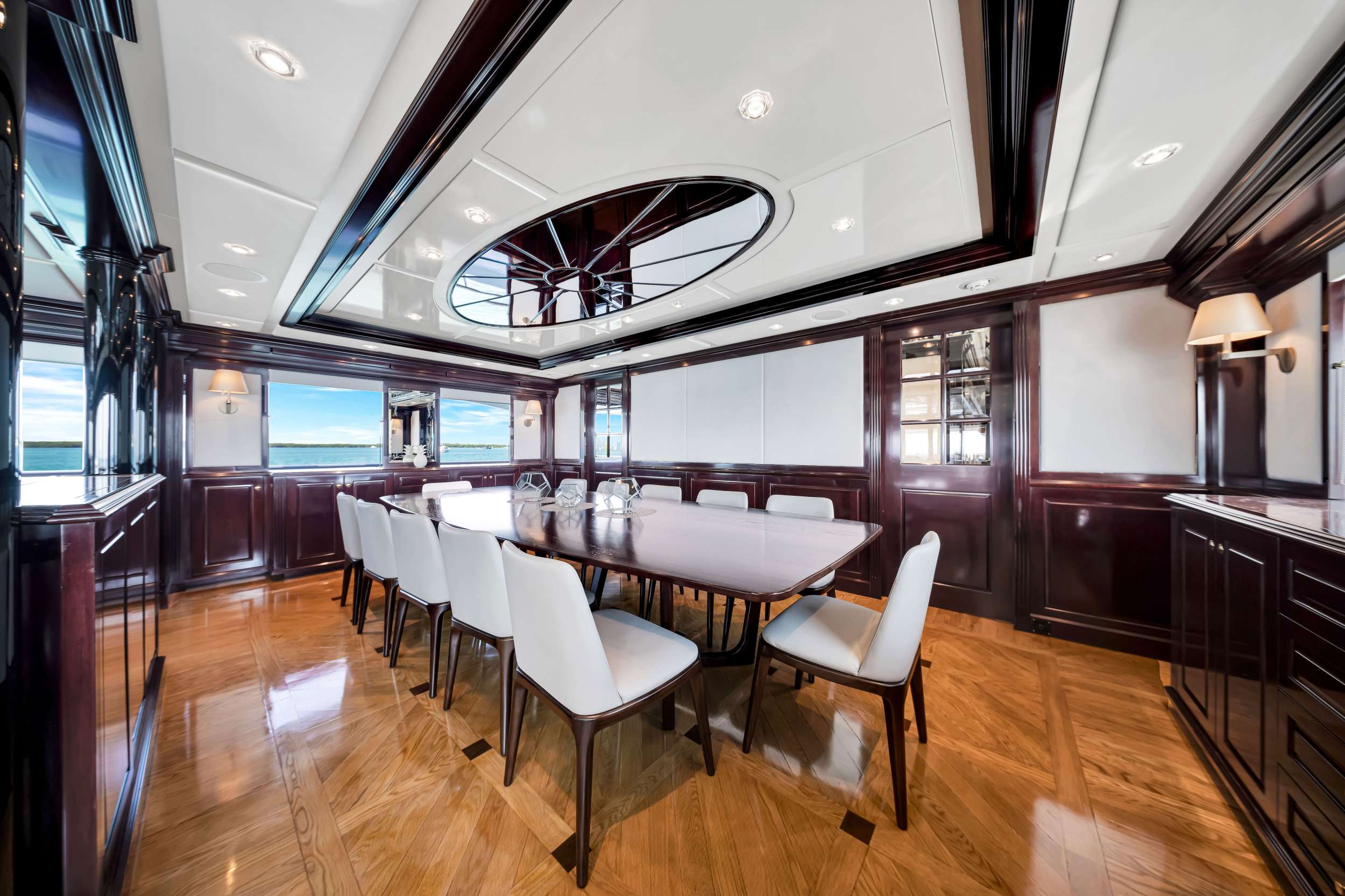 Luxury Crewed Motor Yacht SWEET CAROLINE II photo 7