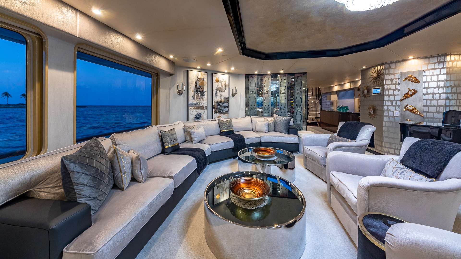Luxury Crewed Motor Yacht SWEET ESCAPE photo 7
