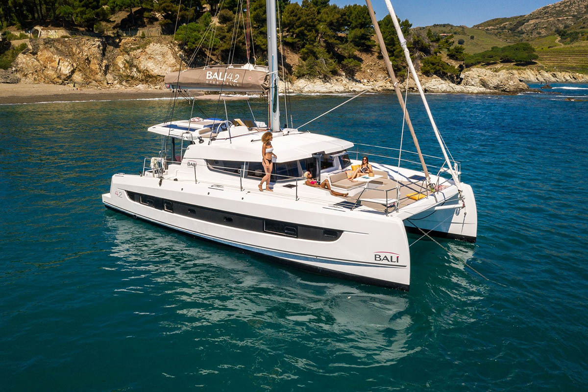 Bareboat Catamaran SWEET ESCAPE