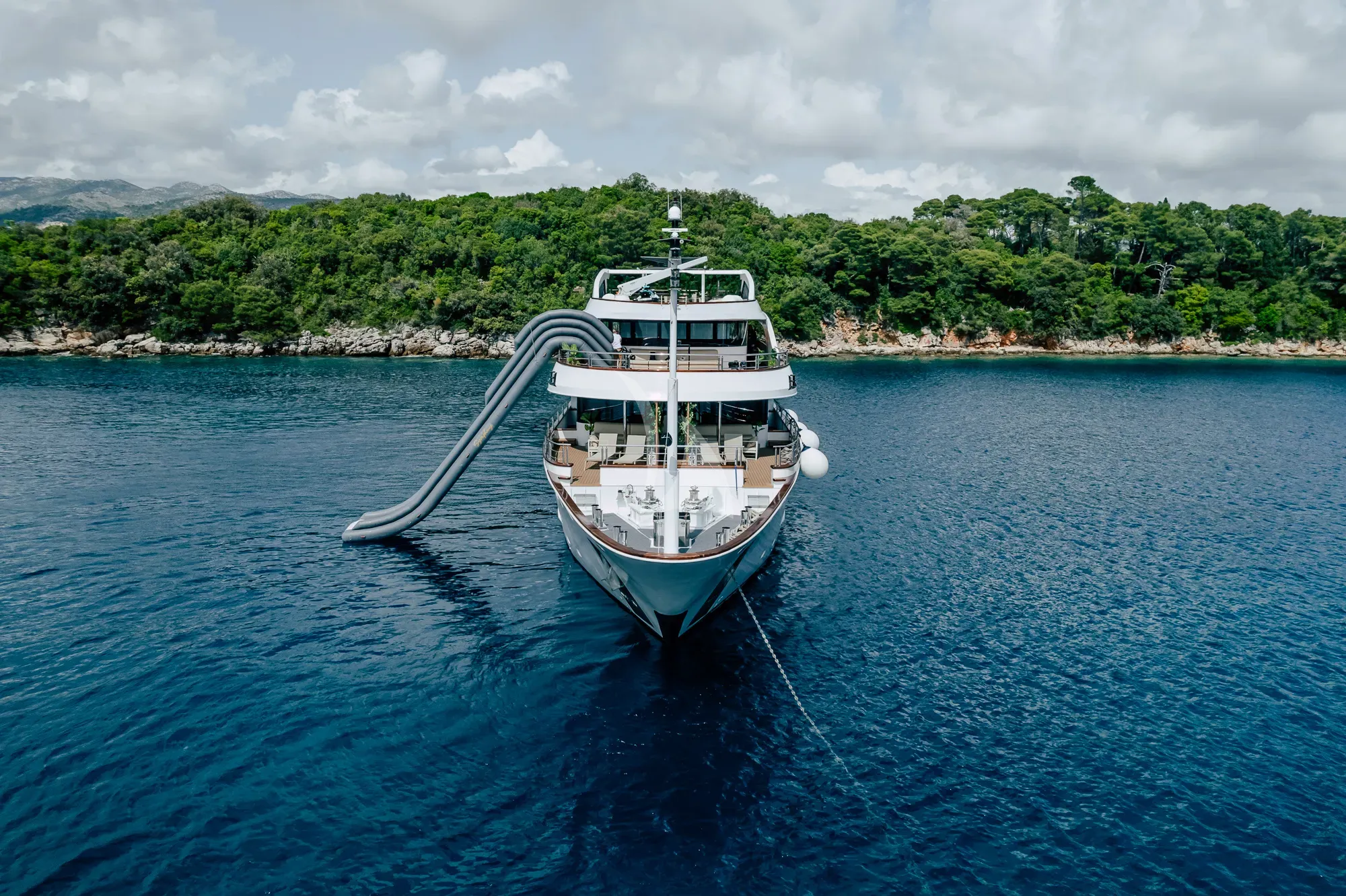 Luxury Crewed Motor Yacht SYMPHONY photo 4