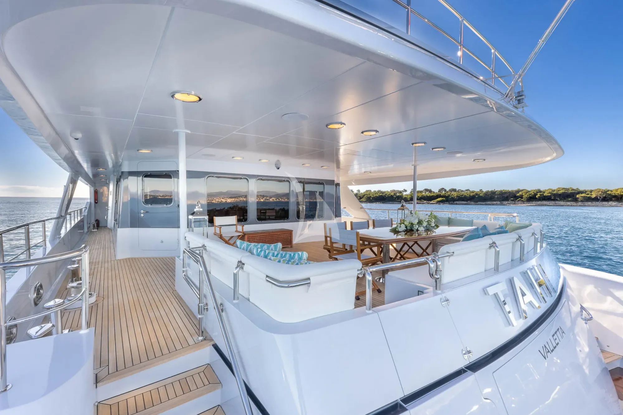 Luxury Crewed Motor Yacht TAHI photo 5