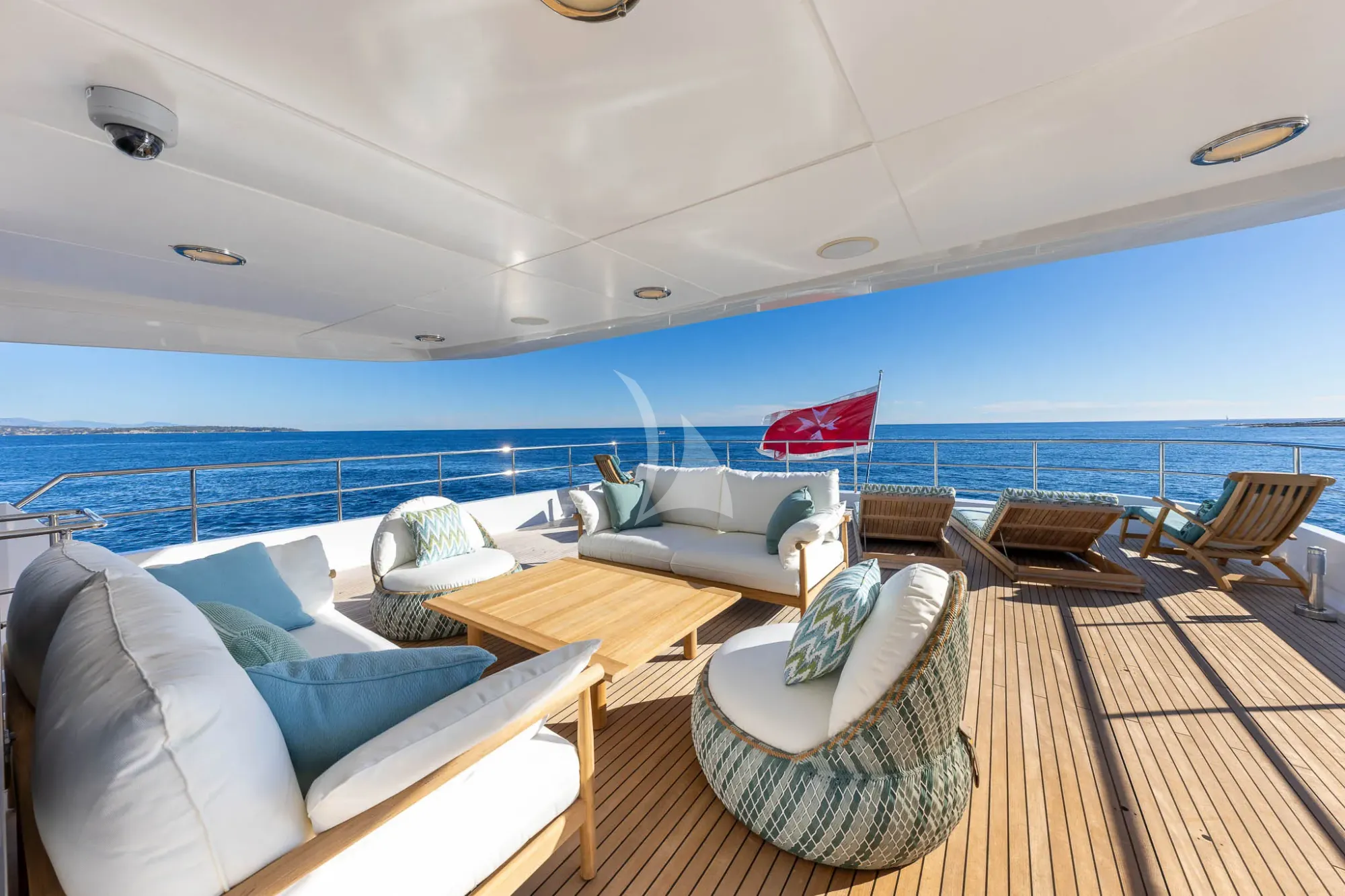 Luxury Crewed Motor Yacht TAHI photo 7