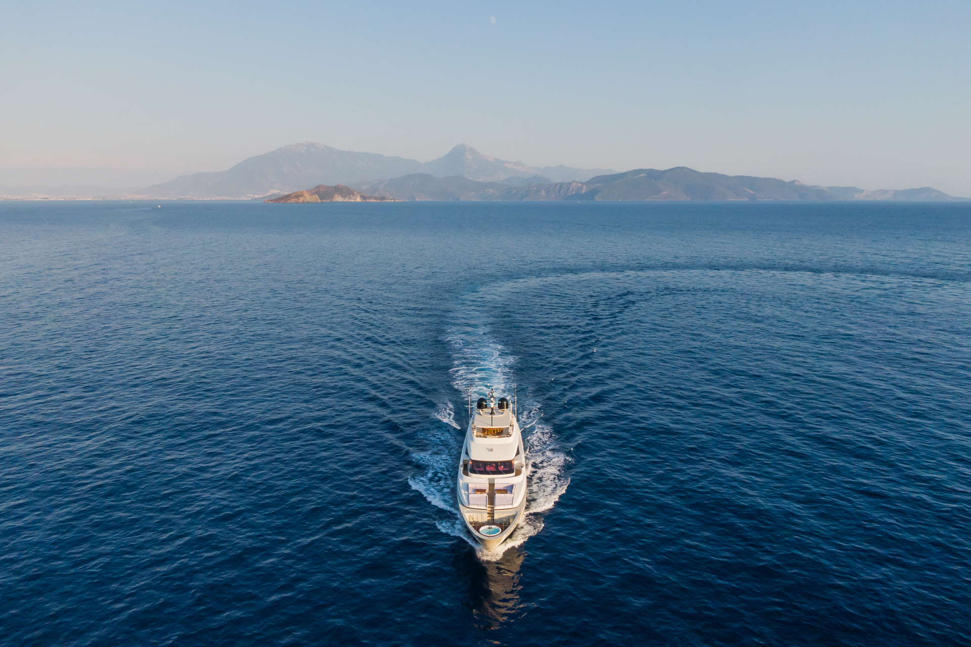 Luxury Crewed Motor Yacht TAKARA ONE photo 4