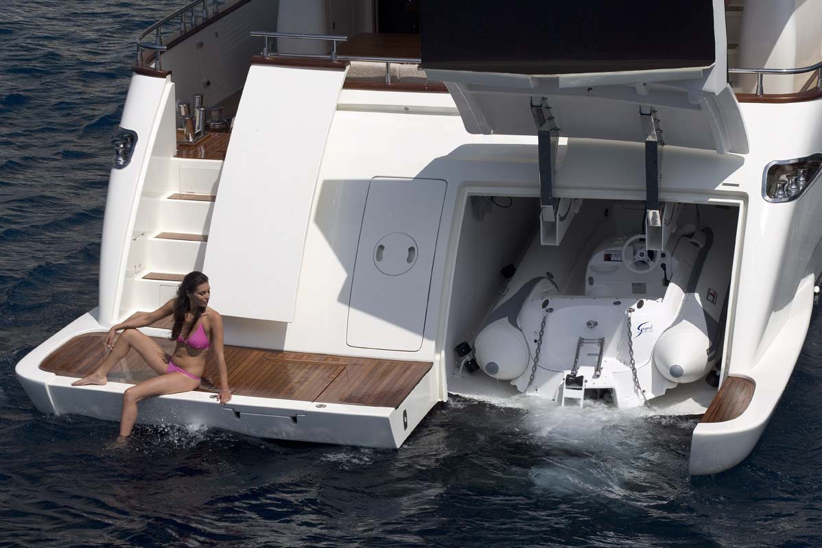 Luxury Crewed Motor Yacht TALYNE photo 4