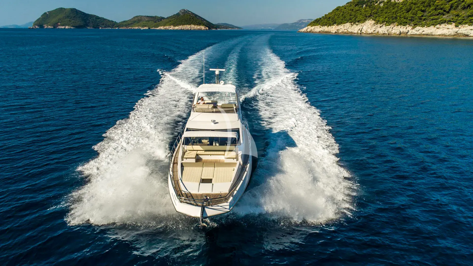 Luxury Crewed Motor Yacht TAMARA II photo 3