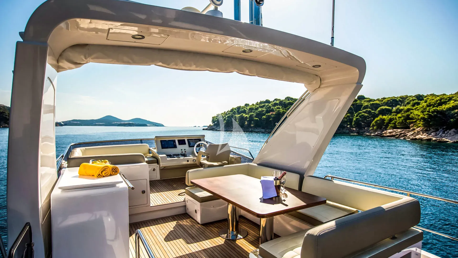 Luxury Crewed Motor Yacht TAMARA II photo 7