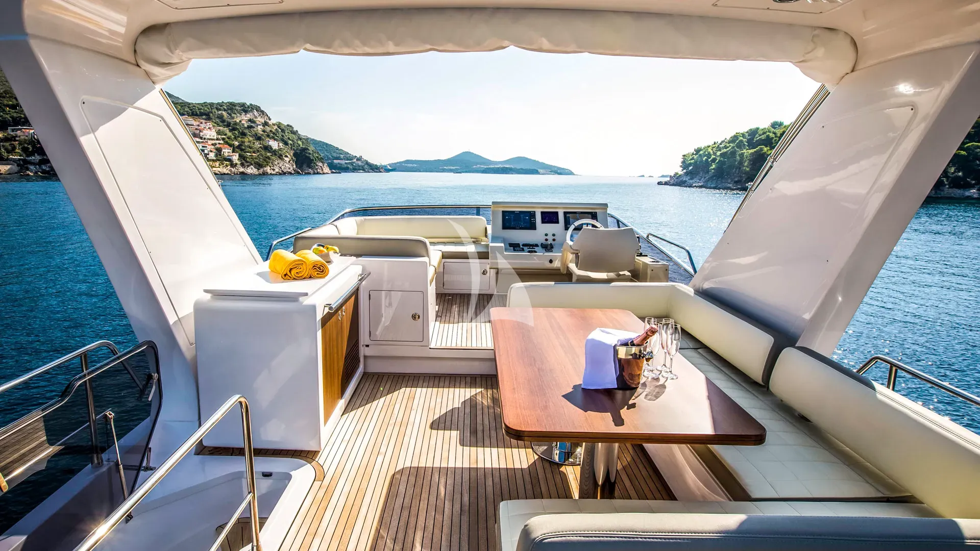 Luxury Crewed Motor Yacht TAMARA II photo 8