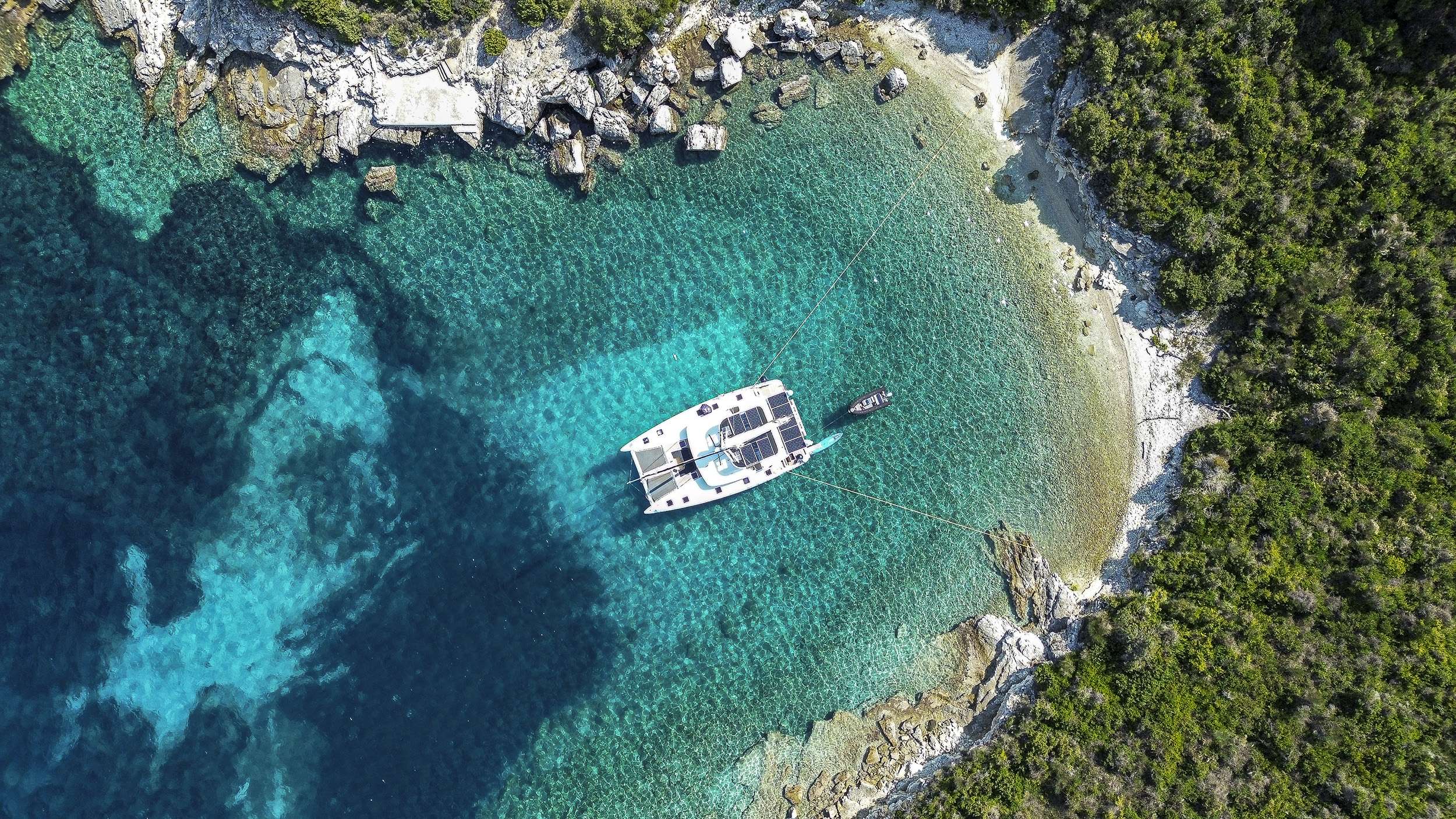 Crewed Catamaran TAMIRO photo 4