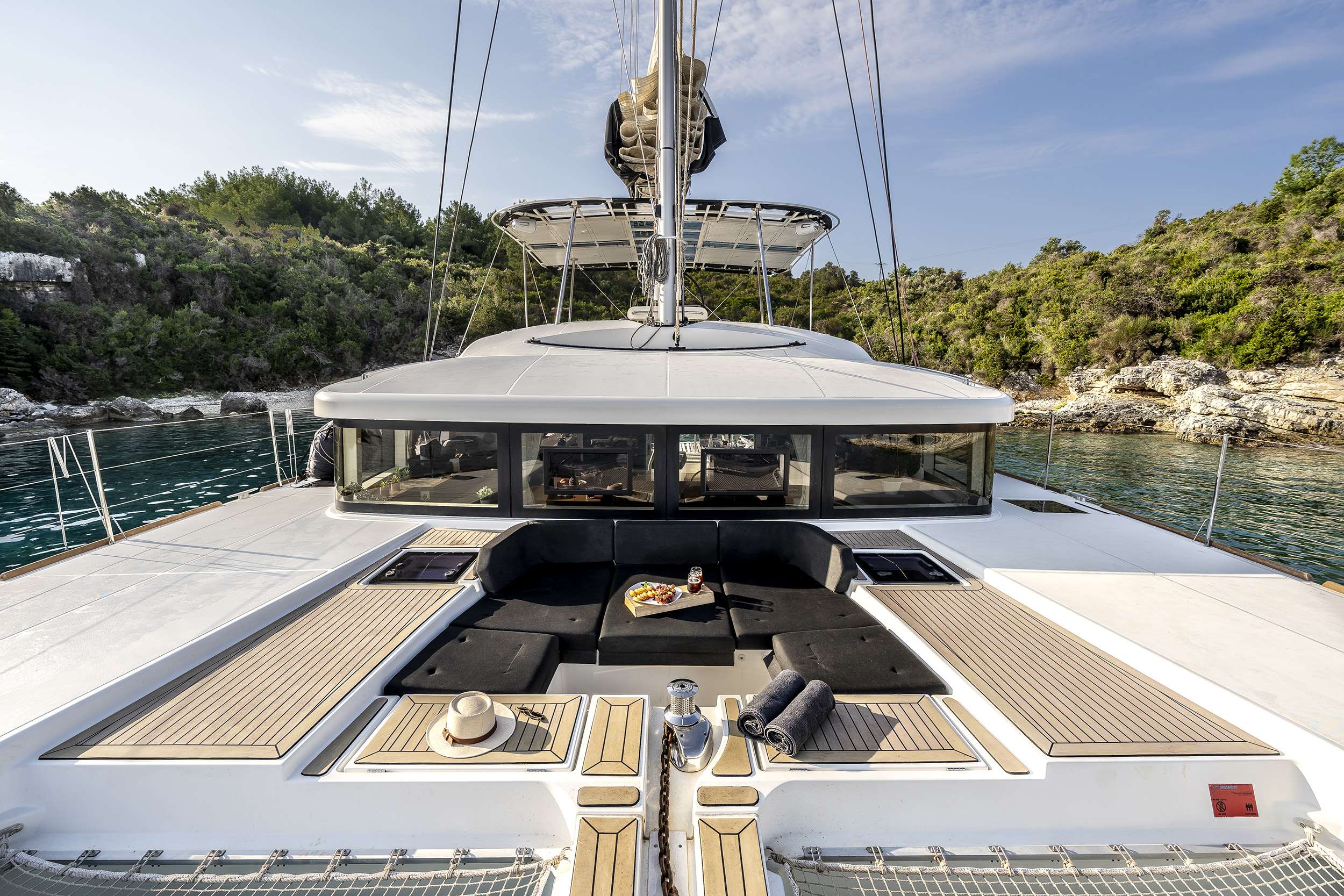 Crewed Catamaran TAMIRO photo 6