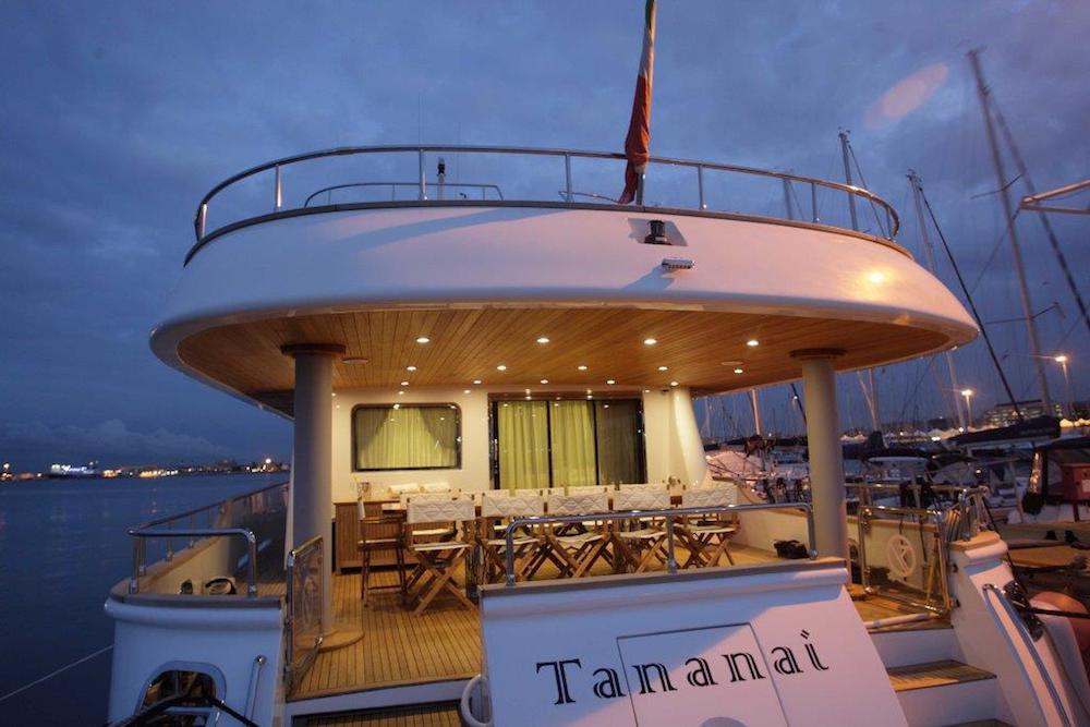 Luxury Crewed Motor Yacht TANANAI photo 5