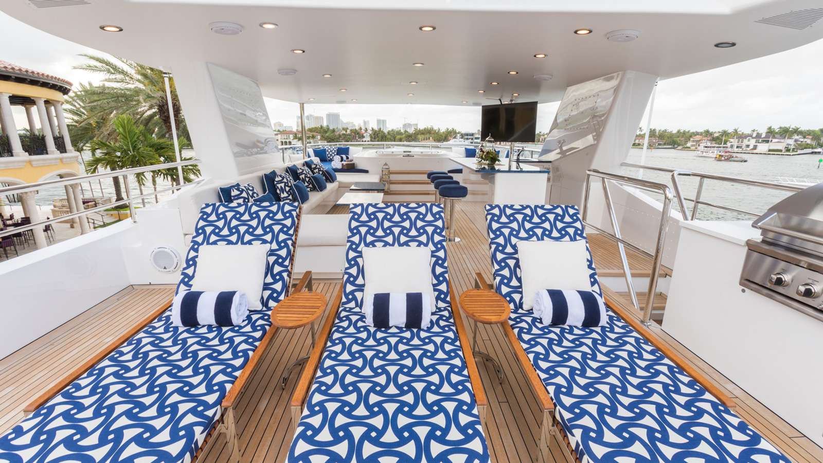Luxury Crewed Motor Yacht TANZANITE photo 3