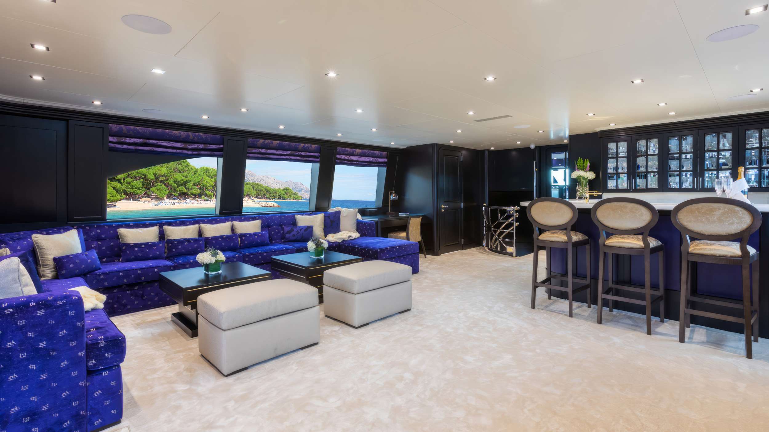 Luxury Crewed Motor Yacht TANZANITE photo 7