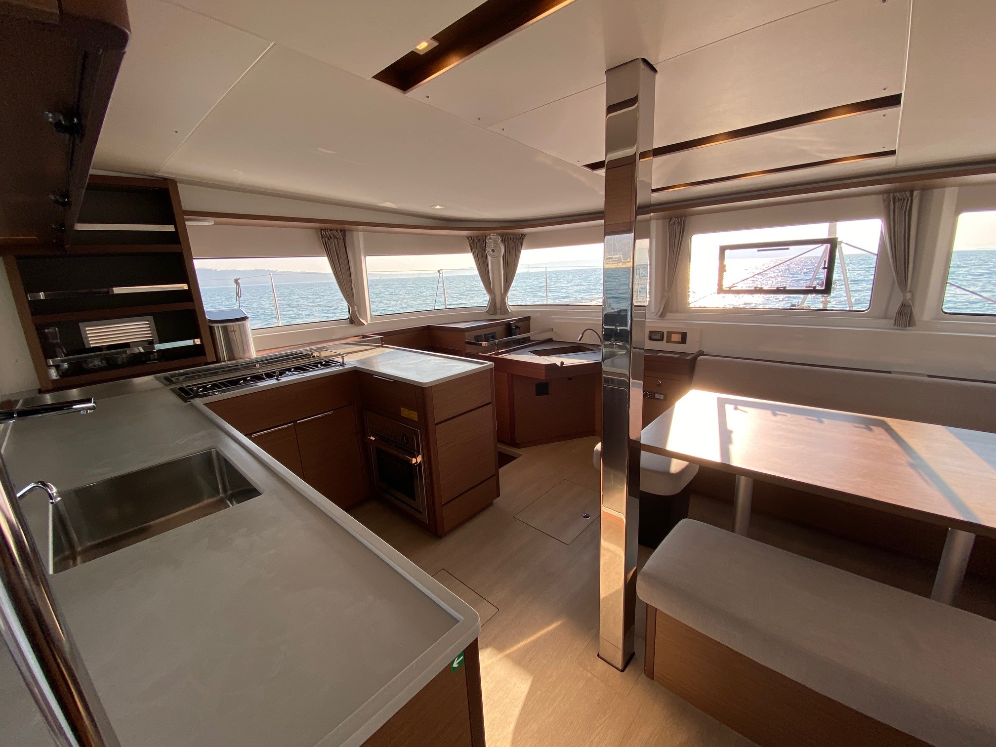 Bareboat Catamaran TATRY photo 5