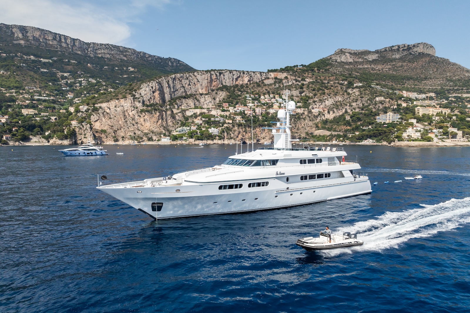 Luxury Crewed Motor Yacht TE MANU photo 8