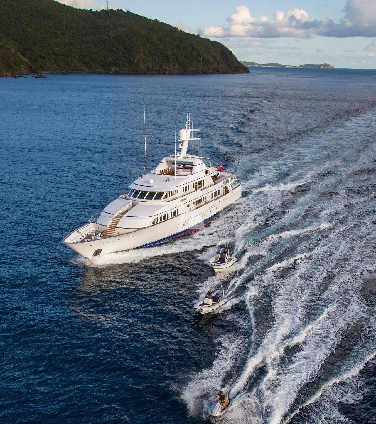 Luxury Crewed Motor Yacht TELEOST photo 4