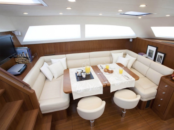 Luxury Crewed Sailing Yacht Terra di Mezzo III photo 4