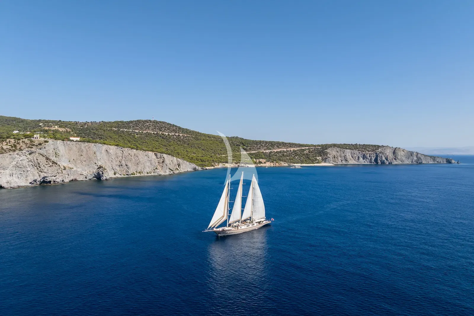 Luxury Crewed Sailing Yacht THE LANGLEY photo 3