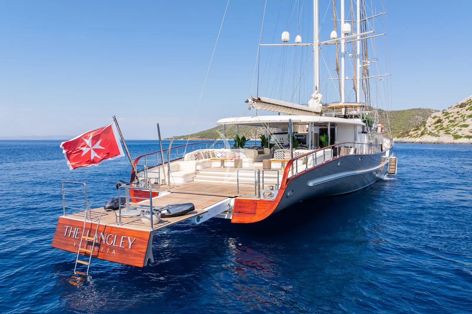 Luxury Crewed Sailing Yacht THE LANGLEY photo 7