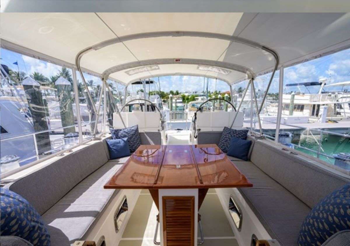 Crewed Sailing Yacht THE ROYAL BLUE photo 3