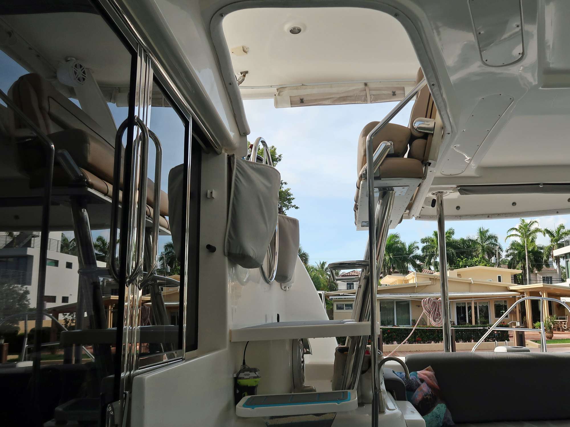 Luxury Crewed Catamaran THE SPACE BETWEEN photo 5