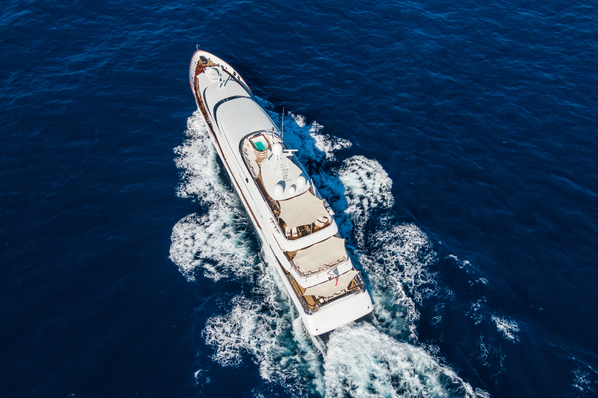Luxury Crewed Motor Yacht THE WELLESLEY photo 3