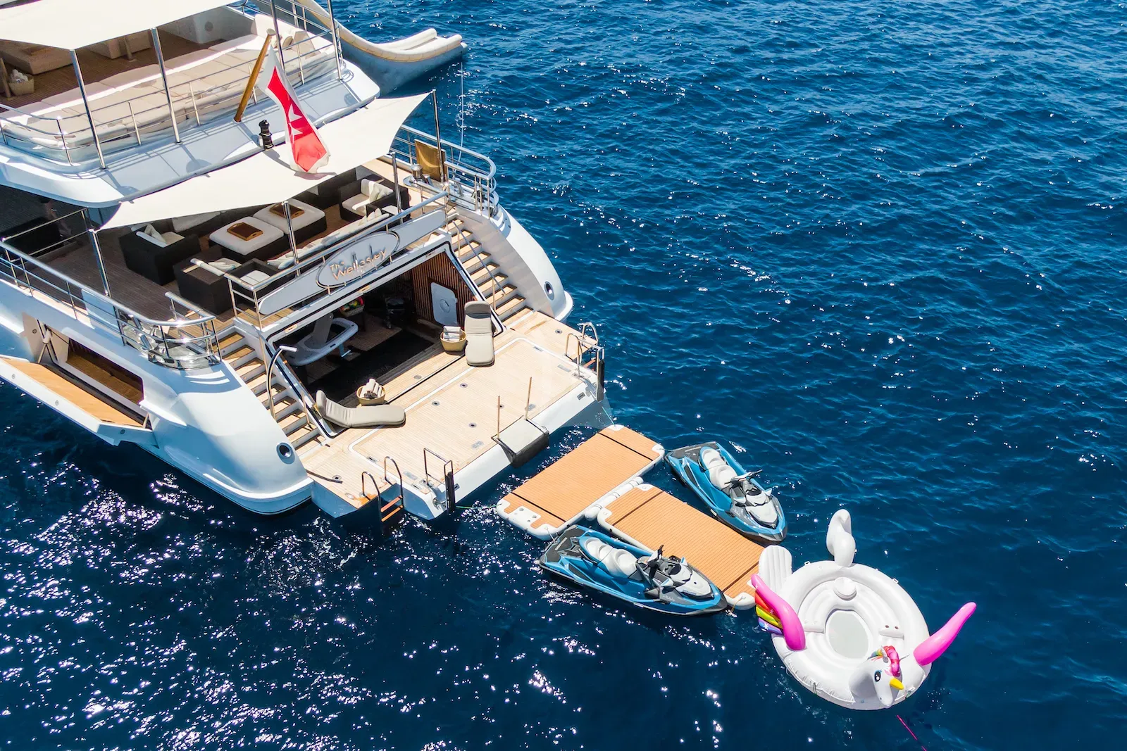 Luxury Crewed Motor Yacht THE WELLESLEY photo 5