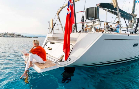 Crewed Sailing Yacht THEIA OF LONDON photo 3