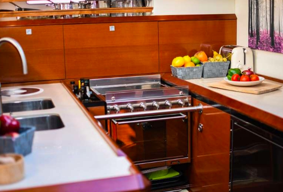 Crewed Sailing Yacht THEIA OF LONDON photo 8