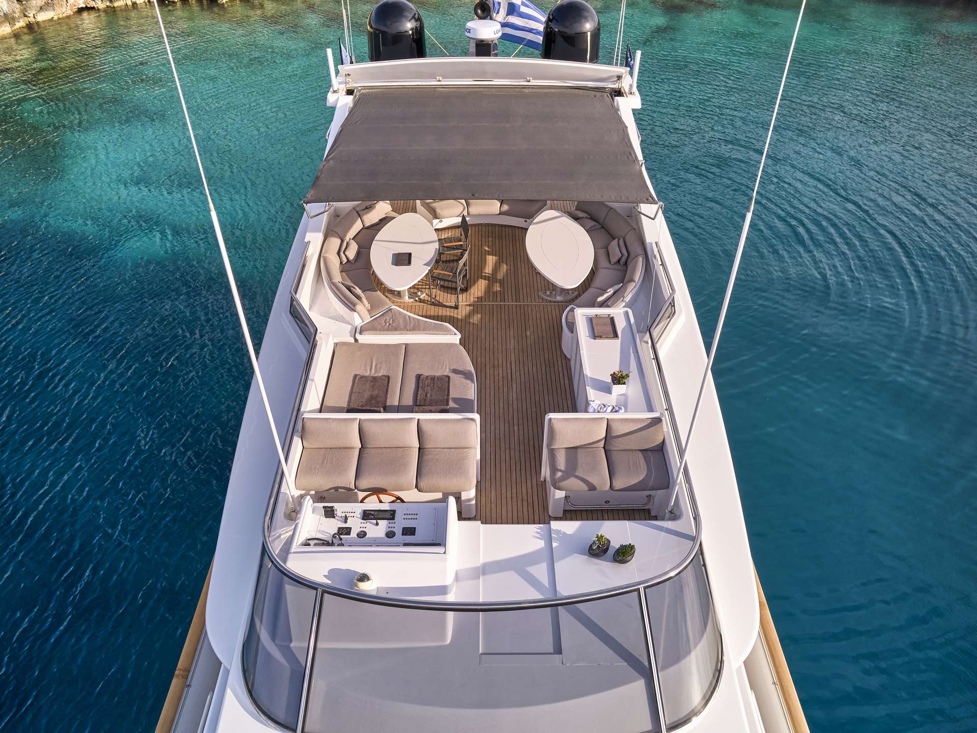 Luxury Crewed Motor Yacht TIGRA photo 5