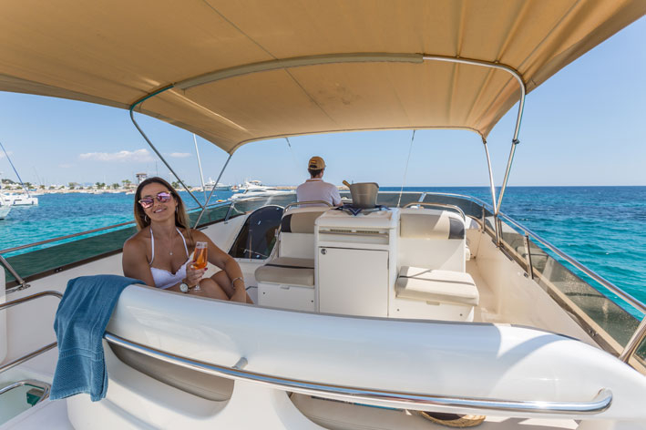 Crewed Motor Yacht TIME FLIES photo 5