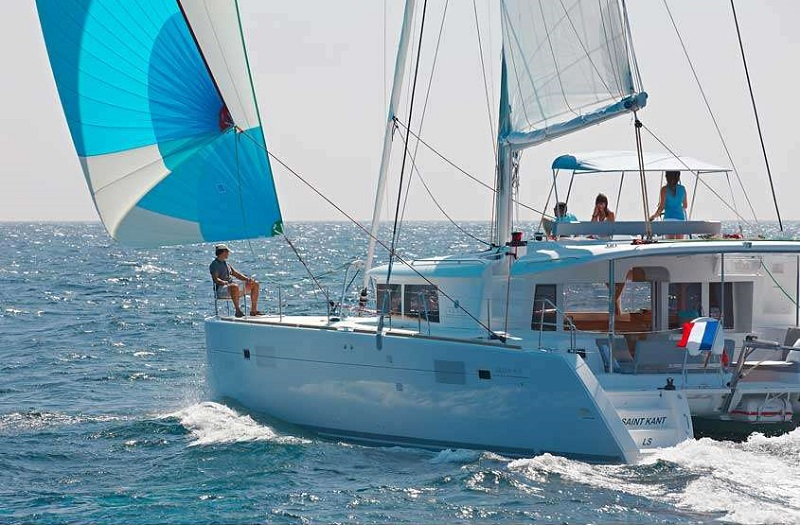 Luxury Crewed Catamaran TIME OUT photo 4