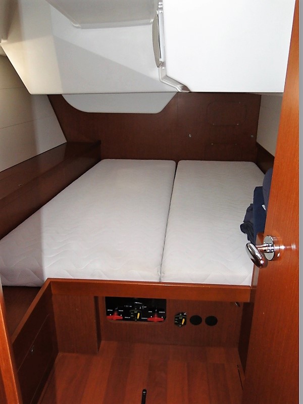 Bareboat Sailing Yacht TINOS photo 5