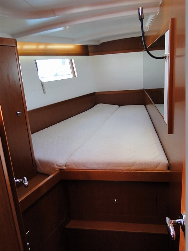 Bareboat Sailing Yacht TINOS photo 7