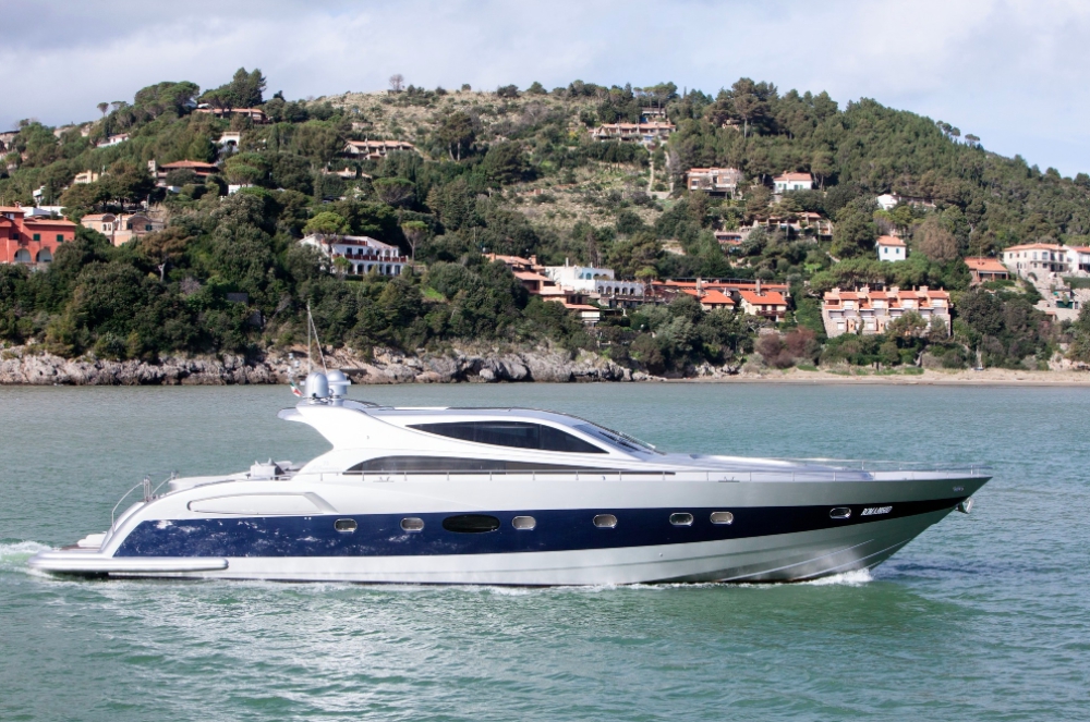Luxury Crewed Motor Yacht TIUNA photo 7
