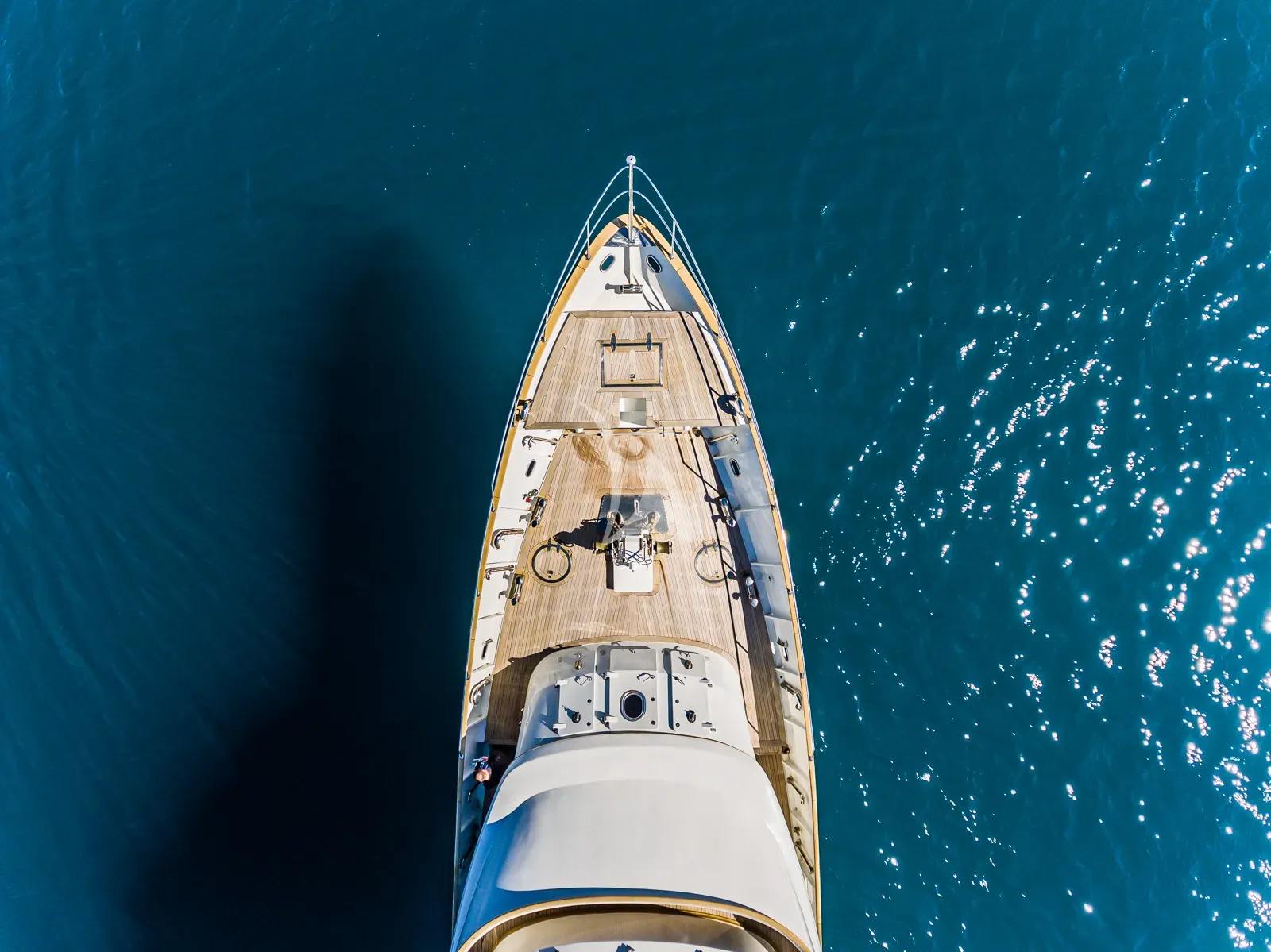 Crewed Motor Yacht TO JE TO photo 5