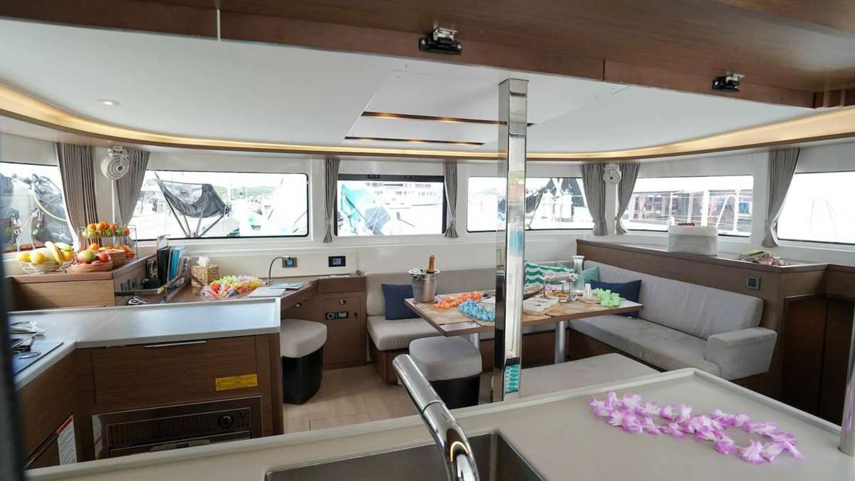 Luxury Crewed Catamaran TORTUGA photo 8