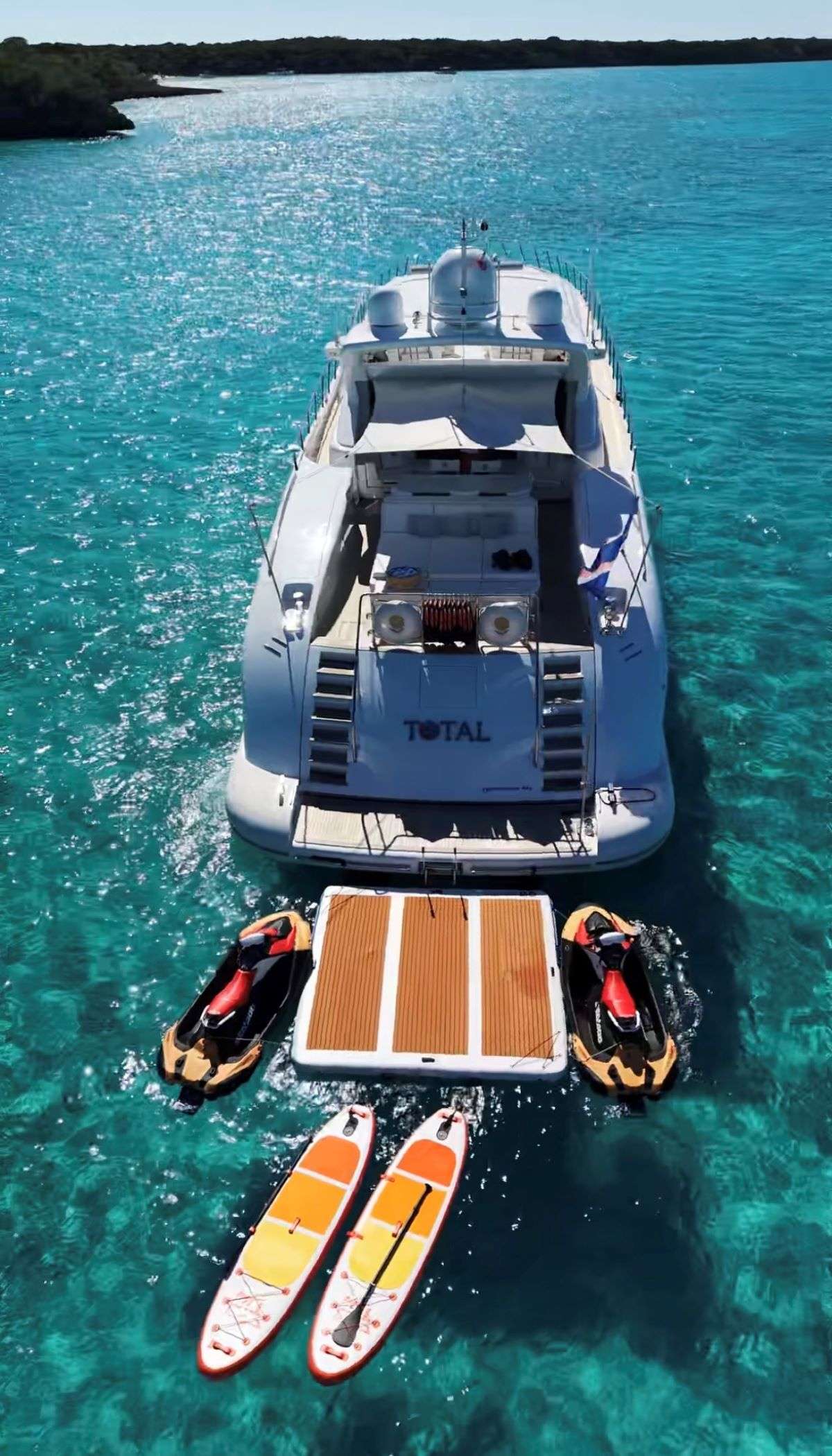 Luxury Crewed Motor Yacht TOTAL photo 6