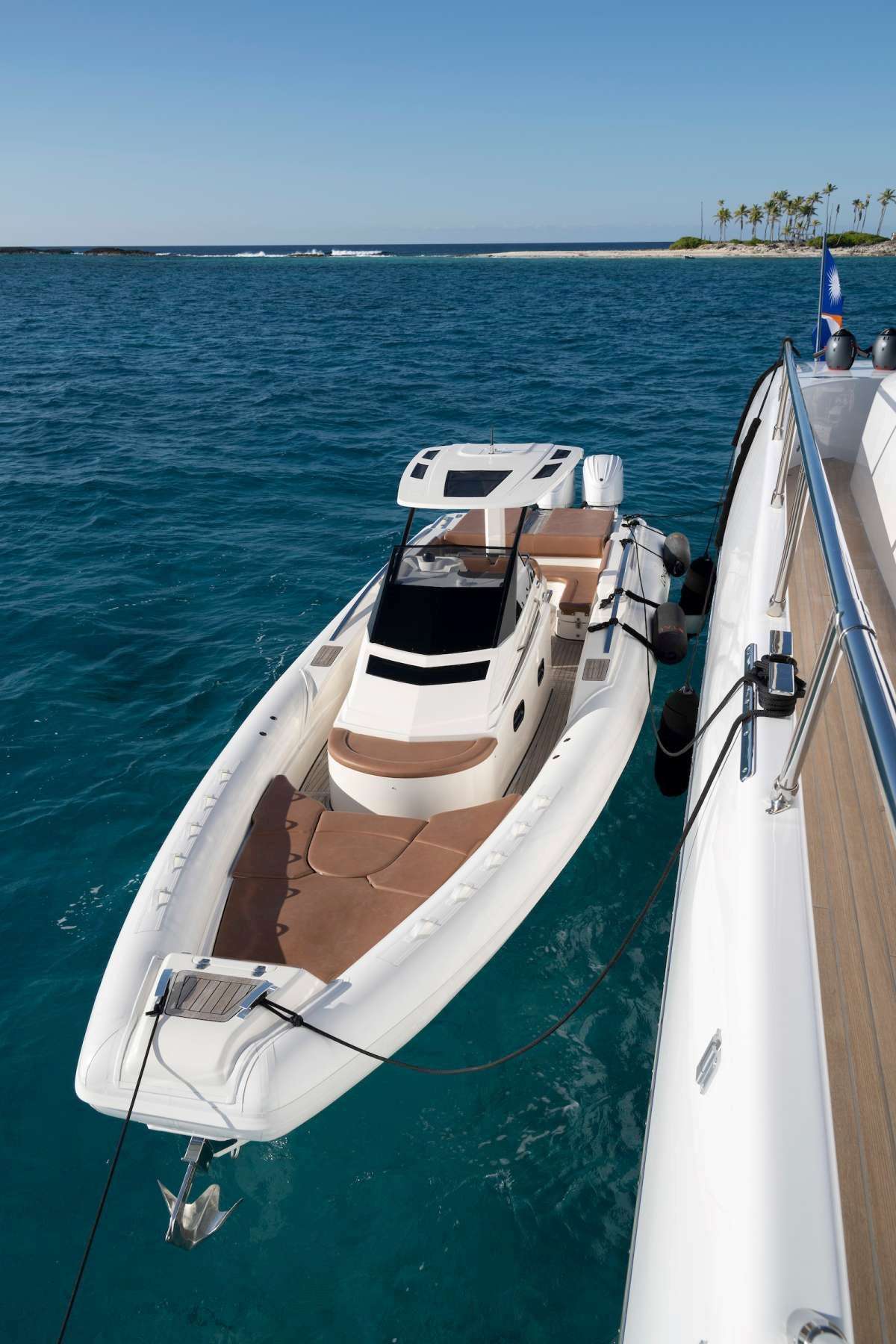 Luxury Crewed Motor Yacht TOTAL photo 7