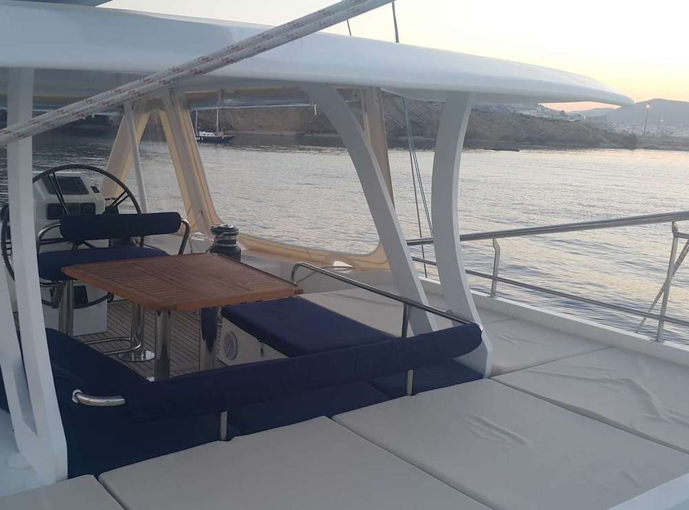 Crewed Catamaran TURETE photo 5