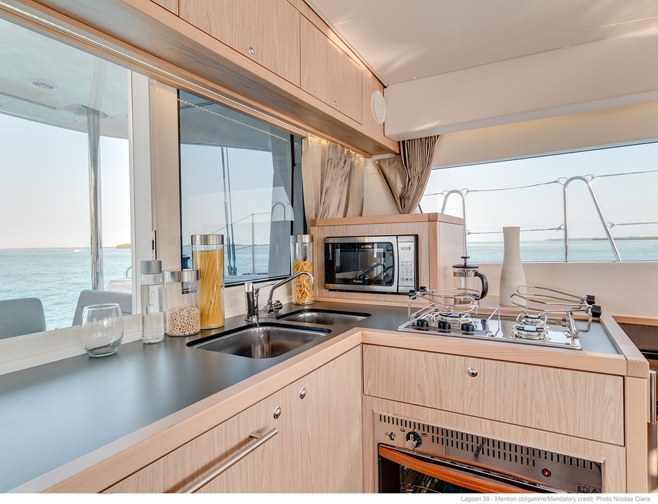 Bareboat Catamaran TURQUOISE photo 4