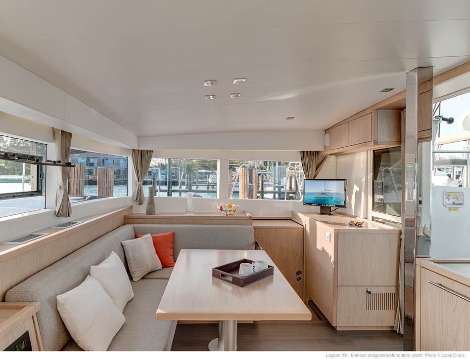 Bareboat Catamaran TURQUOISE photo 5